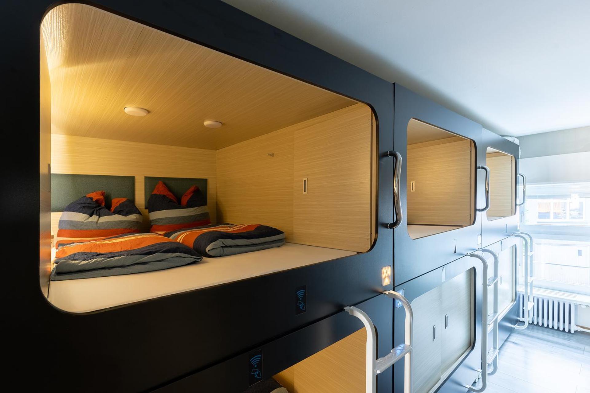 Mue Cubes - Capsule Hotel Basel Luaran gambar