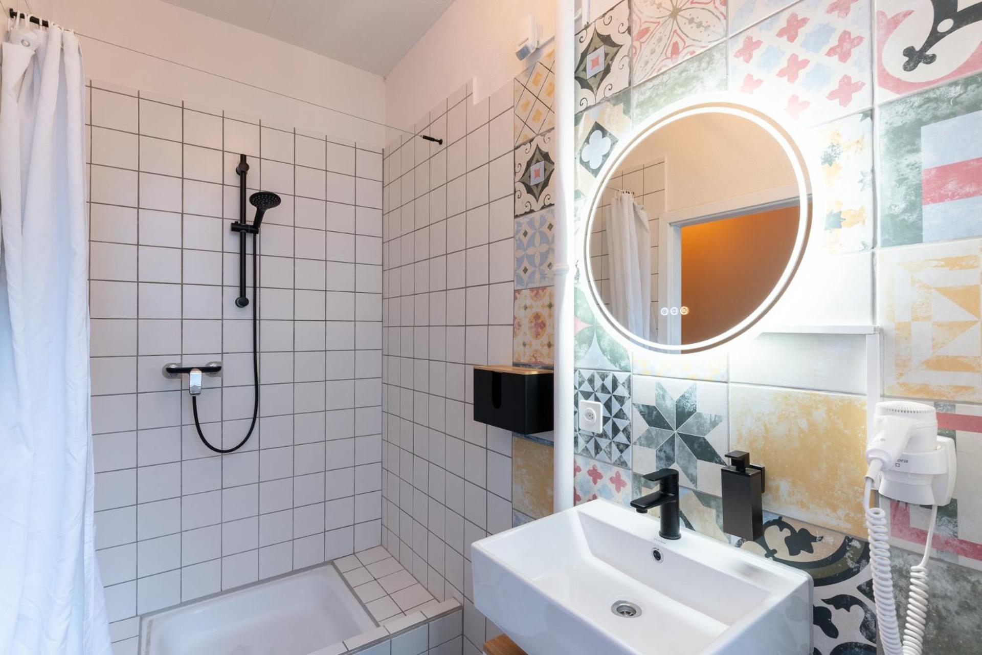 Mue Cubes - Capsule Hotel Basel Luaran gambar