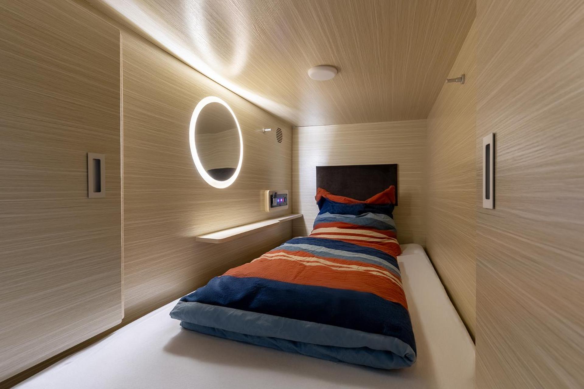 Mue Cubes - Capsule Hotel Basel Luaran gambar