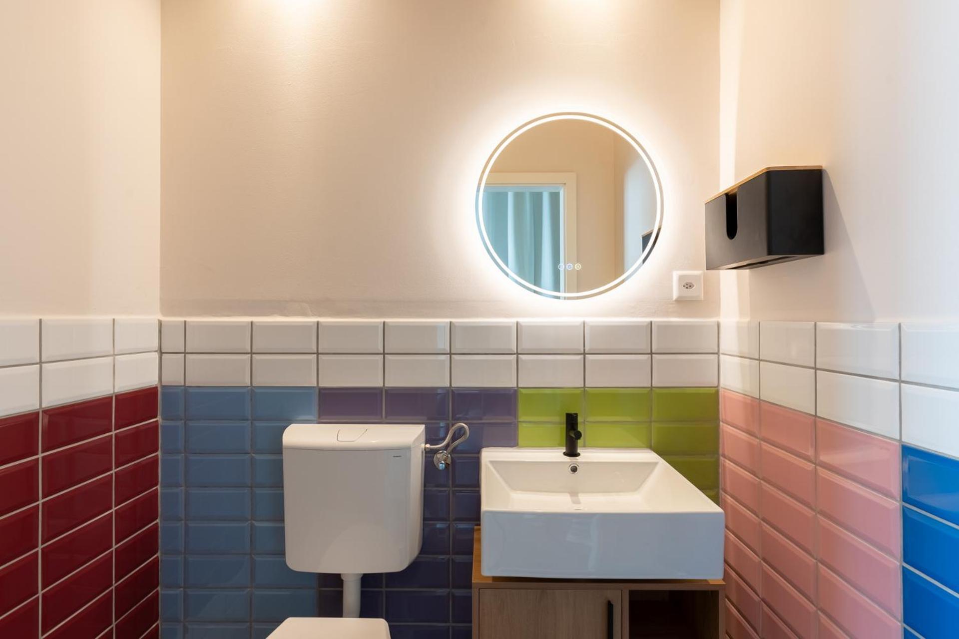 Mue Cubes - Capsule Hotel Basel Luaran gambar