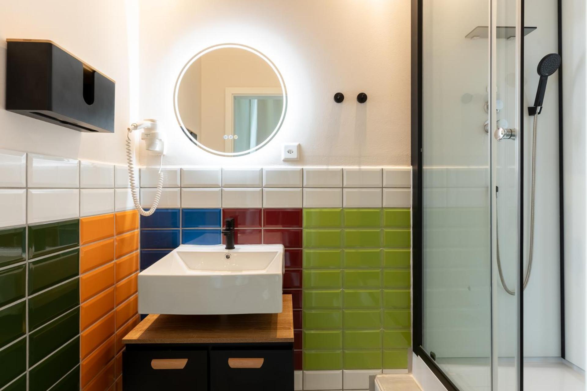 Mue Cubes - Capsule Hotel Basel Luaran gambar