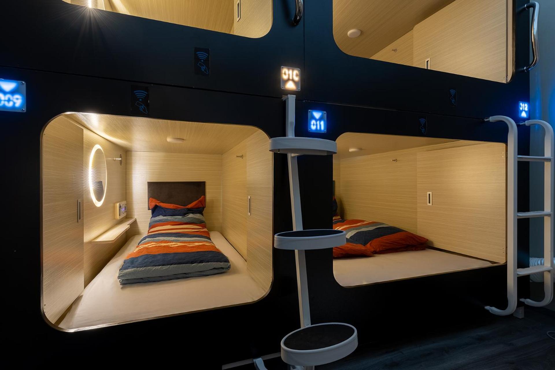 Mue Cubes - Capsule Hotel Basel Luaran gambar